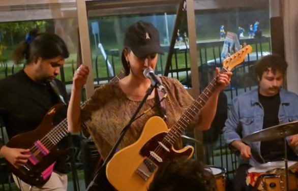 Poesía cantada: María y los Templos en Bar Mal Paso