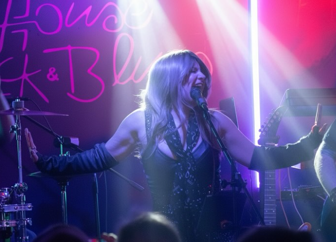 Kella Stambuk estrena su nuevo single ‘Aves Errantes’