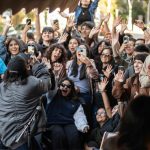 Más de dos horas de meet-and-greet con Javiera Mena en el Griso