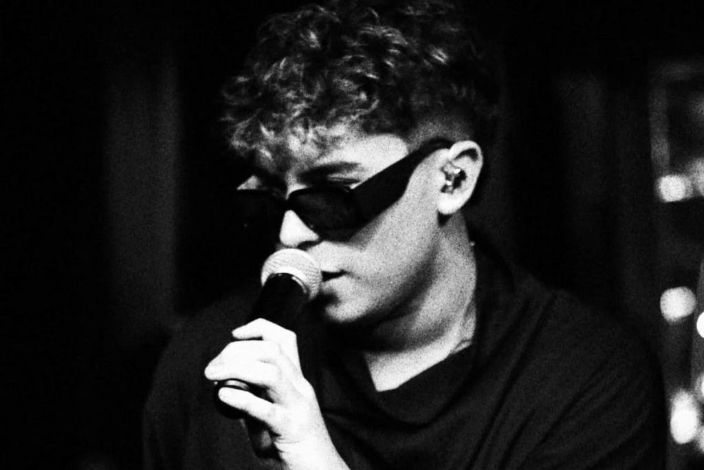 Sad-house para aprender a soltar: Revegian estrena «Quemarnos»