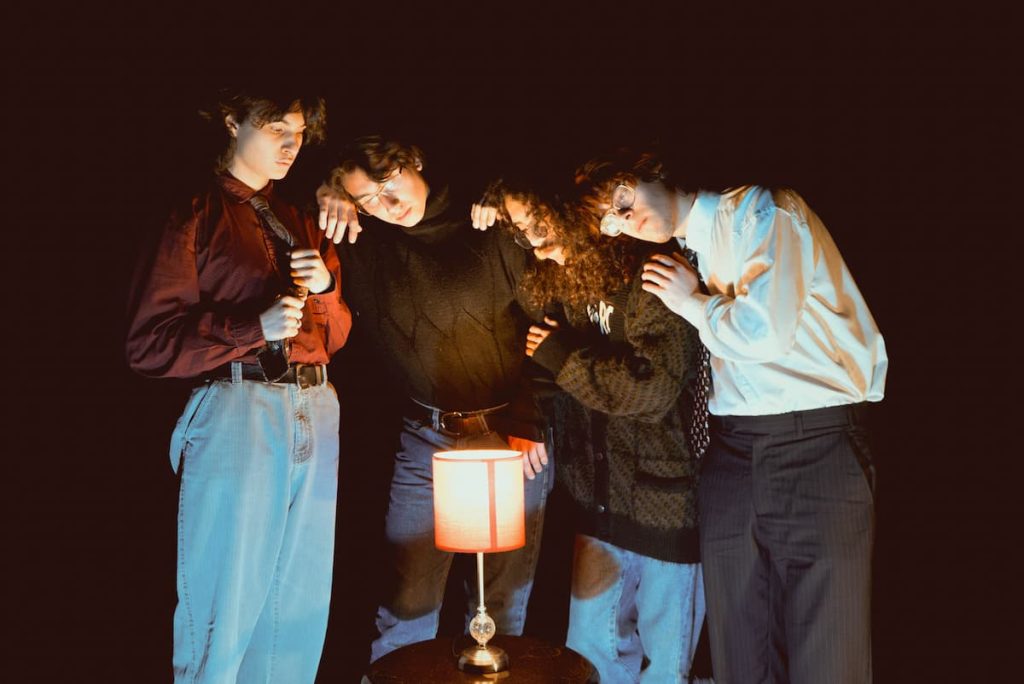 Todos Mis Amigos Están Tristes presenta “Carne”: un retrato de lo que pesa avanzar