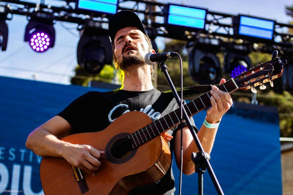 Diego Lorenzini nos trae «de todo un poco» este viernes en el Teatro Lihuén