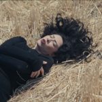 Maler presenta el videoclip de su lanzamiento “No Me Importa Vuelvo a Nacer”