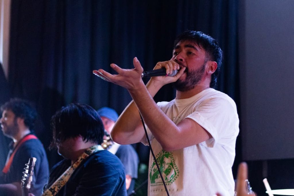 Fother Muckers se consagró a The Beatles en Teatro Lihuén